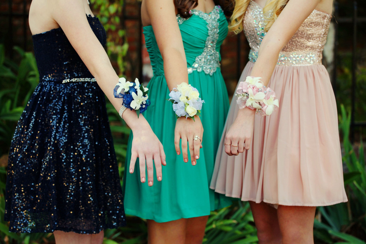 Design your own prom dress online free best sale